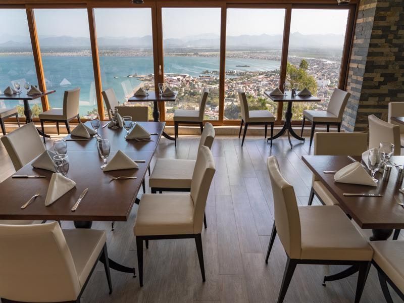 Window tables in the restaurant