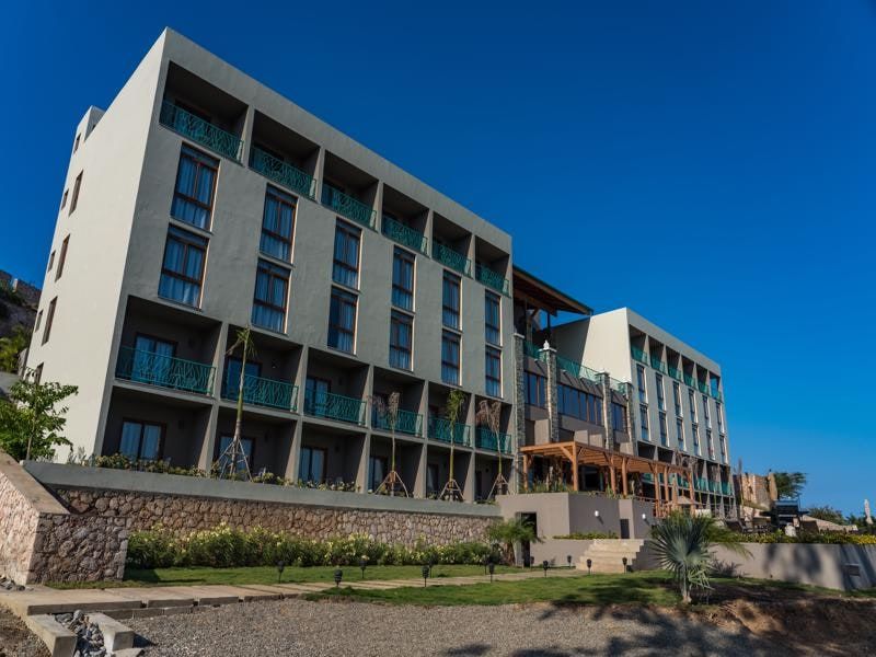 Satama Hotel building and gardens